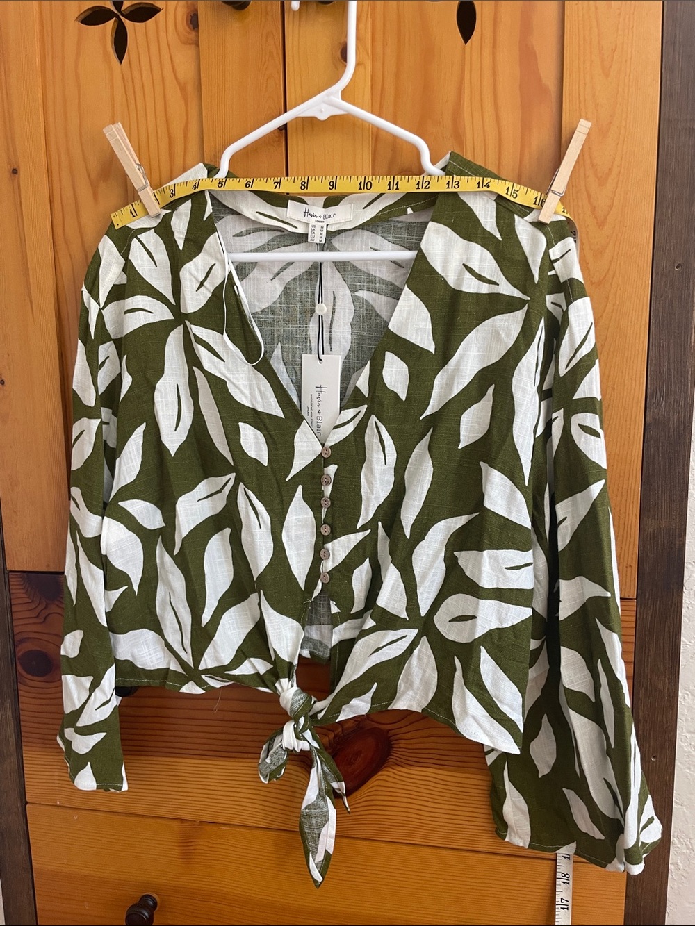 Haver and Blair linen and rayon blend tie front top size M